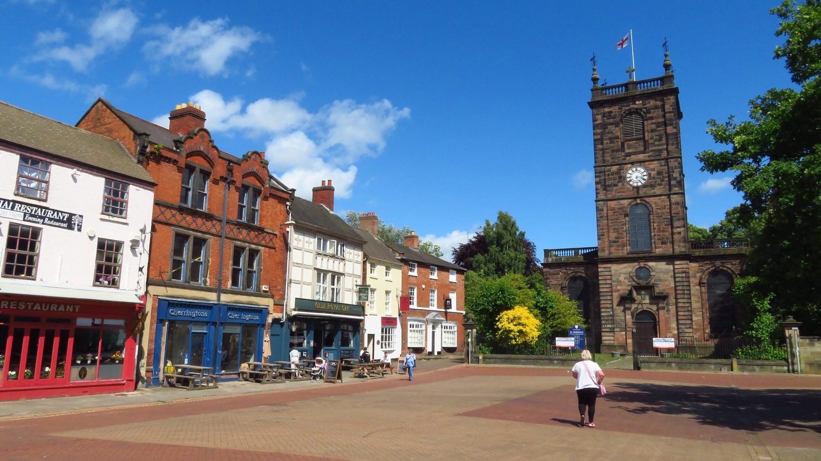 Burton-upon-Trent_-_Market_Place_^_St_Modwen's_Church_-_geograph.org.uk_-_7935208